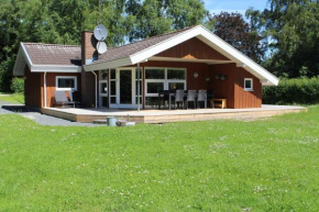 Lovely 8-Person Holiday Home Located Close To A Beautiful Sandy Beach, Ebeltoft